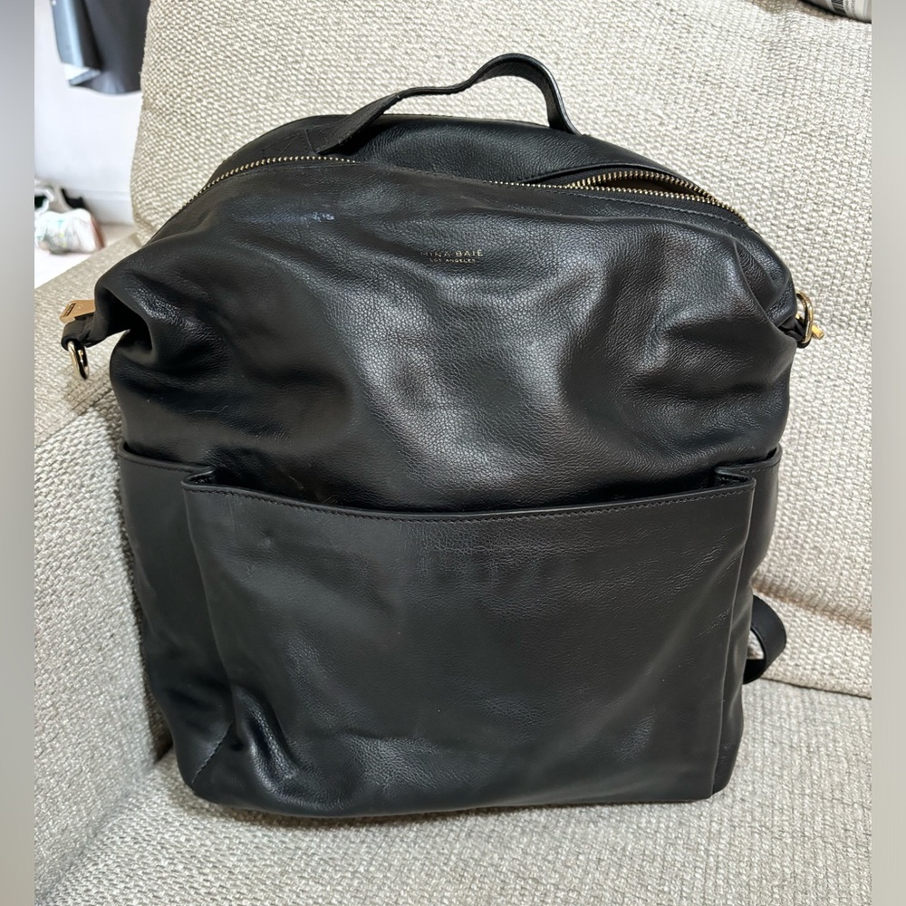 Mina Baie Stevie Midi - black vegan leather with gold hardware